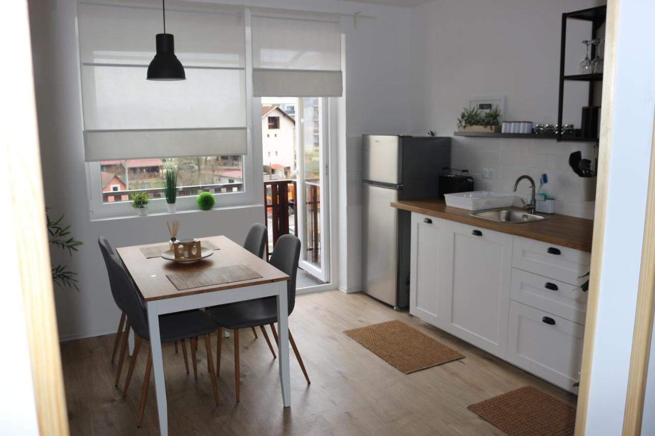 Апартаменты Studio Apartman Tajci Слуни Экстерьер фото