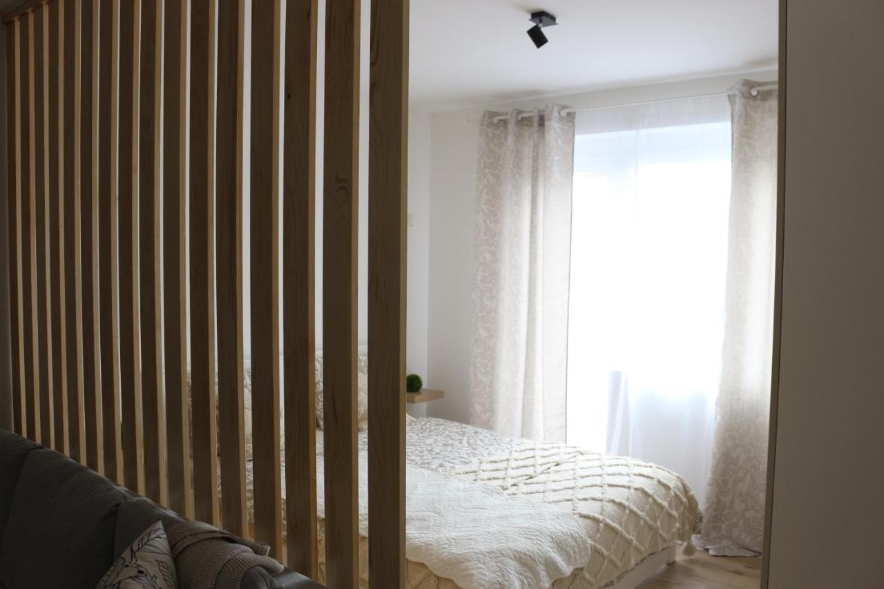 Апартаменты Studio Apartman Tajci Слуни Экстерьер фото